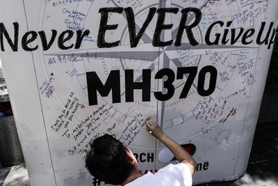 马航MH370搜寻船抵达目标海域！11年等待，真相终于要浮出水面？家人们，