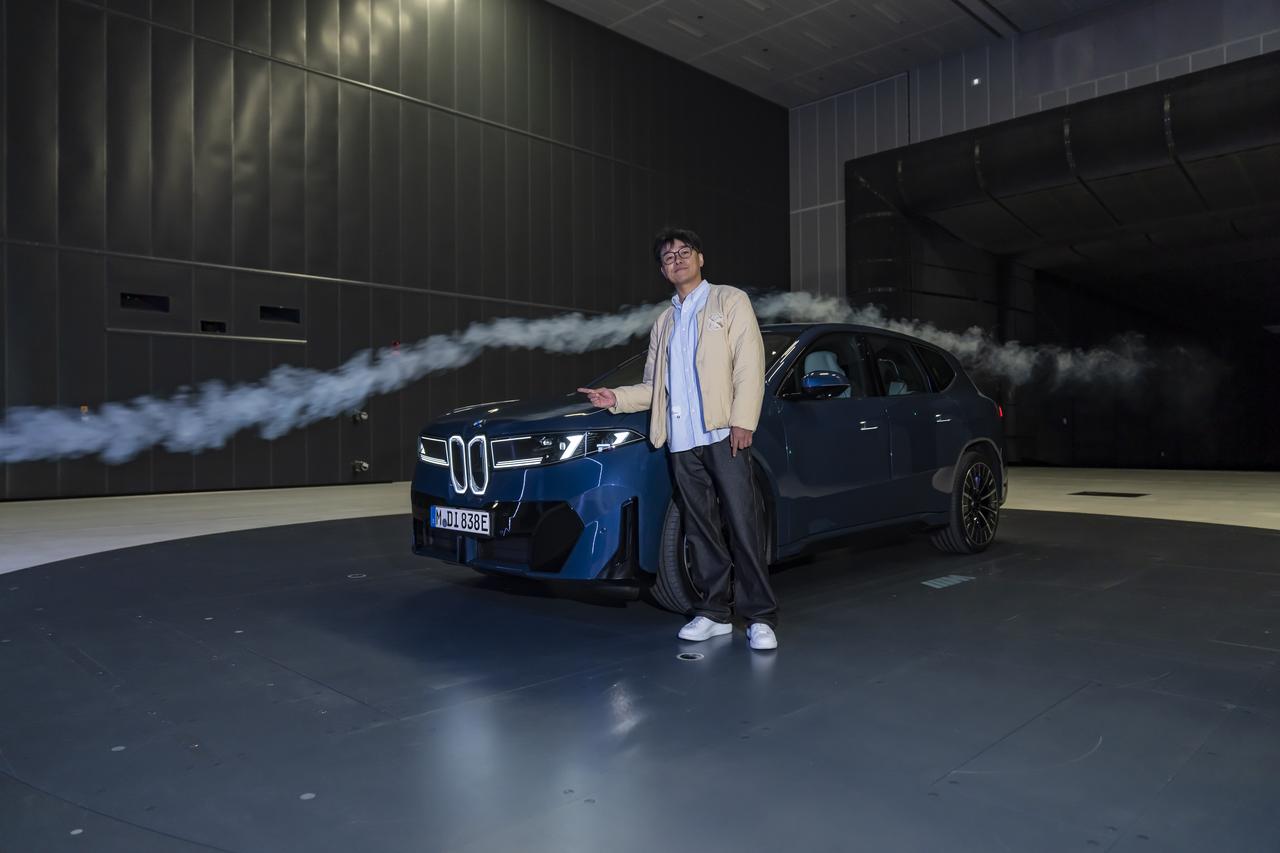 打卡德国慕尼黑宝马FIZ研发中心，欧洲最大的研发中心，这里也是新世代宝马iX3的