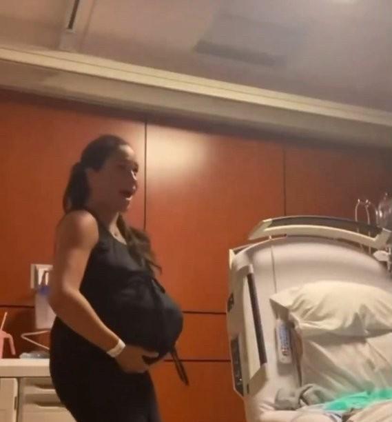请谁来告诉梅根·马克尔，当一个女人真正怀孕时，她的整个身体都会发生变化，而不仅仅