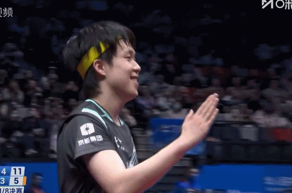 这个比分肯定在很多人预料之外，但是完赛之后王楚钦和黄镇廷的互动让人十分暖心，两位