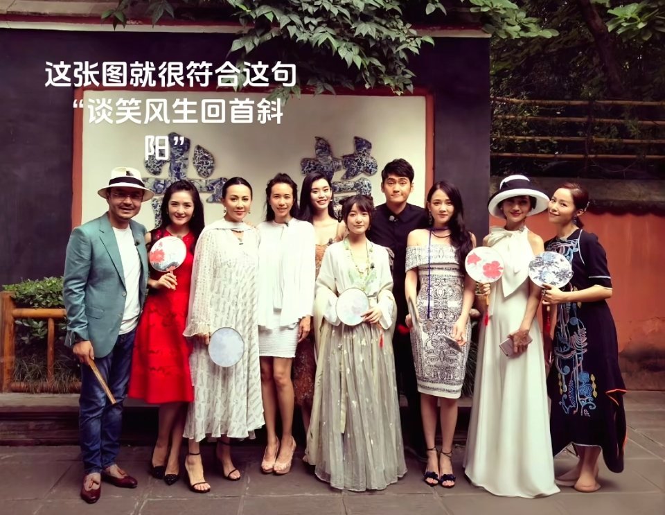 选人很重要，偶像来了全女综艺天花板。我们来了2直接糊到把节目停了偶像来了7.7分：林青霞，杨钰莹，朱