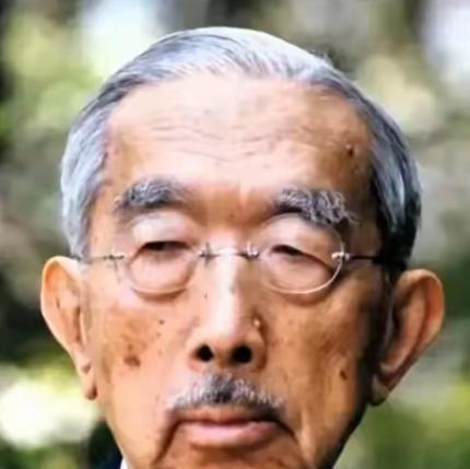 裕仁到临终才暴露真面目，他可真是东京审判最大的漏网之鱼啊，最近海外学者把他临终病