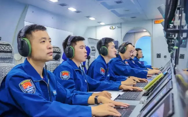 其实现在全世界除了中美以外，已经没有国家能单独打造出“体系化的空军”了。因为“体