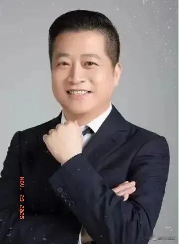 福建晋江市东镇石檗谷村乡贤、江苏大经集团总裁黄奇评先生向“晋江市东石中学黄秀经家