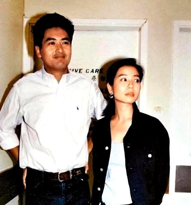 1991年《纵横四海》拍完，钟楚红转身就走，连千万片酬都不看，这不是任性，是算准