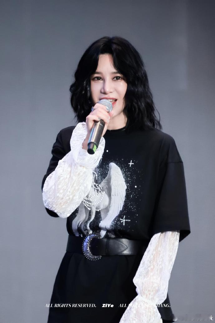 尚雯婕自己化妆原来尚雯婕这么会化妆谁能想到歌手尚雯婕还有化妆技能，上手之后，妆面