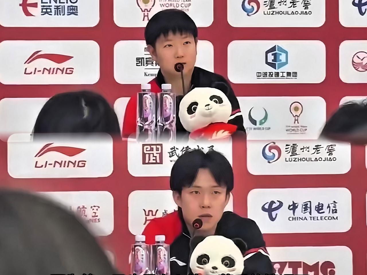 莎头组合赛后一起出席了发布会，俩人都说今天发挥得挺好！莎莎提到，毕竟是