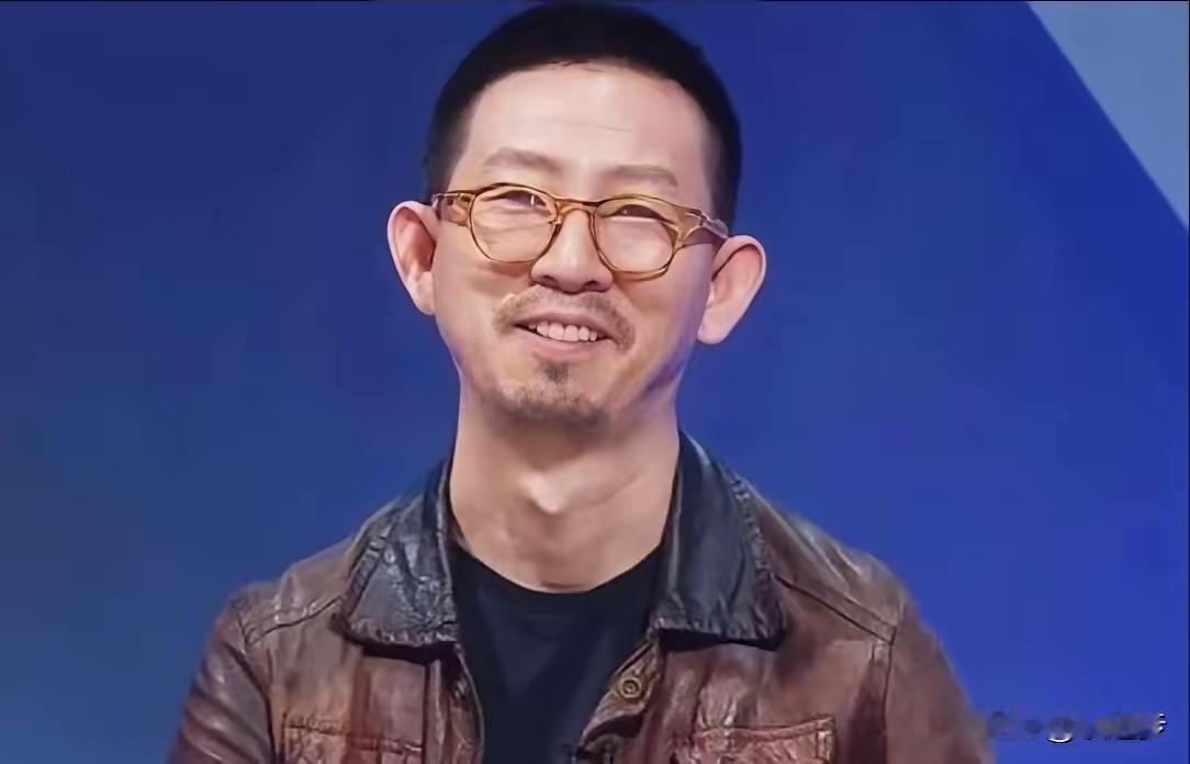 丁太升这次开炮，算是彻底把华晨宇的遮羞布给扯下来了。​天天被粉丝捧上天，喊着