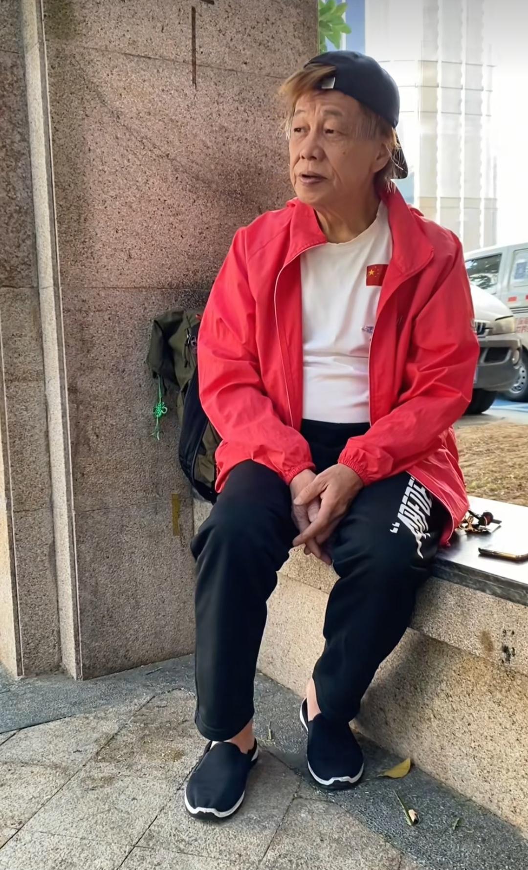 太突然了，听到这样的消息，有点不敢相信，上个星期还看您的直播，梁小龙先生一路走好