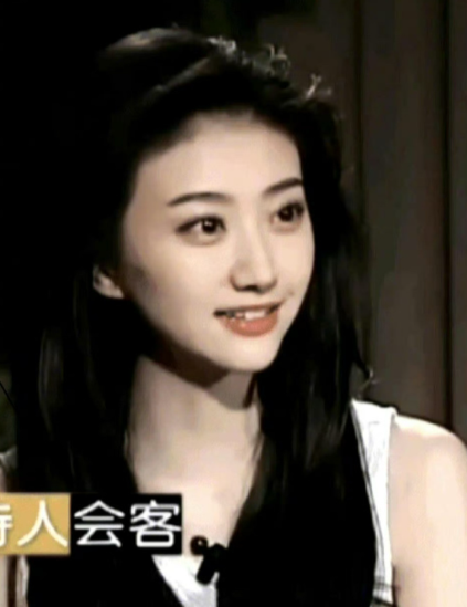 景甜之前的采访妥妥的古早白月光啊！从一开始到现在真的好能打