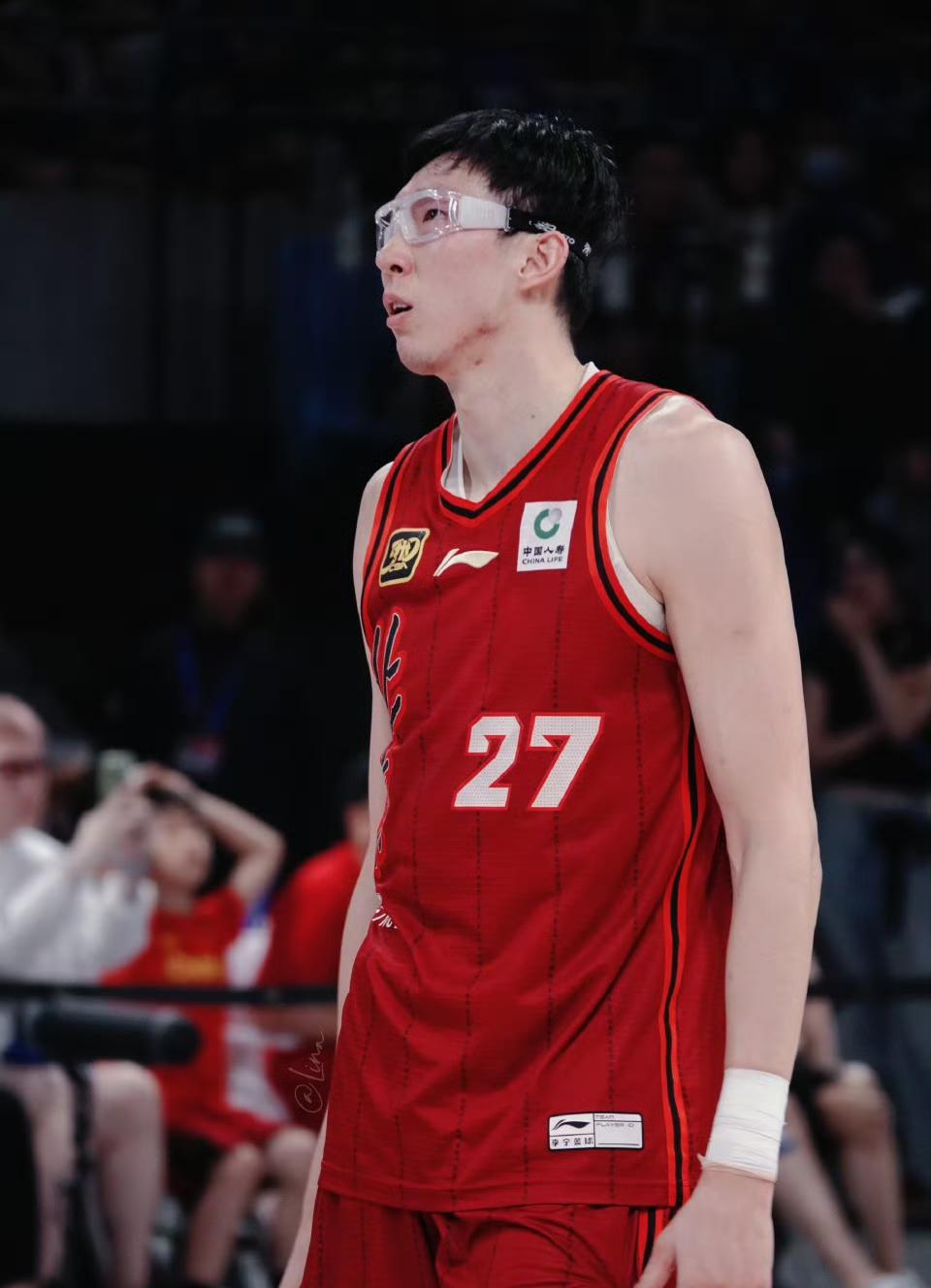 有一说一，今日胡金秋和周琦的表现根本不在一个档次！！胡金秋：本场对阵北京出