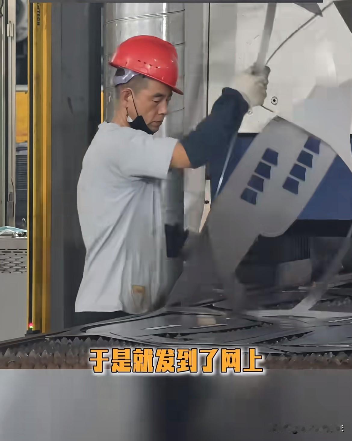 弟弟不想认陈小春这个哥哥！是陈小春提议卖掉弟弟爸爸同意的[哭哭][哭哭]工