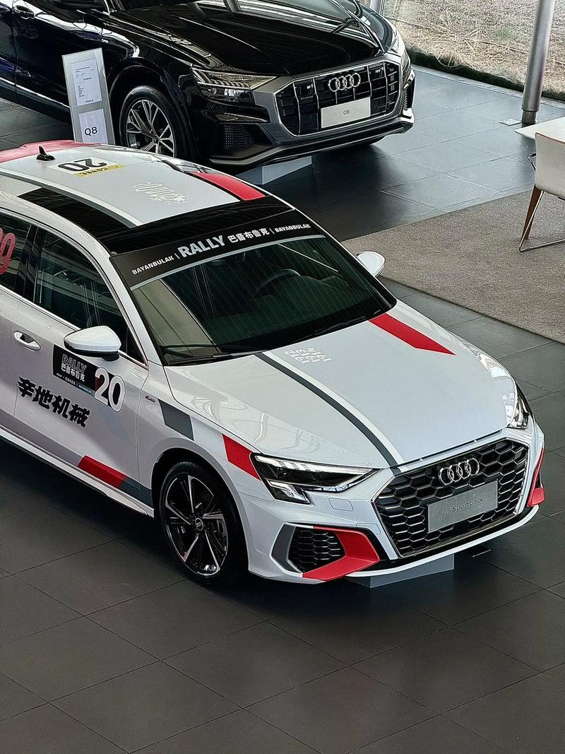 有没有懂改装的兄弟？刚二刷《飞驰人生3》，被张弛那台奥迪A3狠狠种草了！民用版才