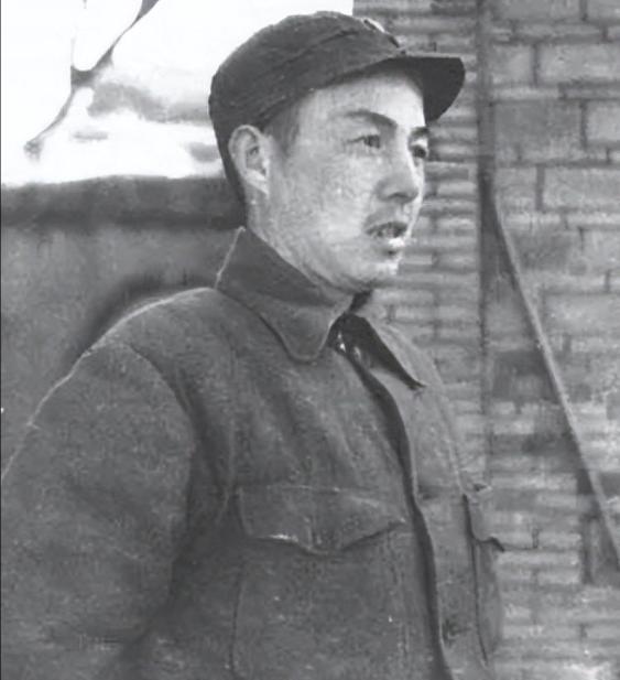 1957年，开国上将苏振华从基层调研回家，与妻子孟玮因小事吵了几句，谁知孟玮竟提