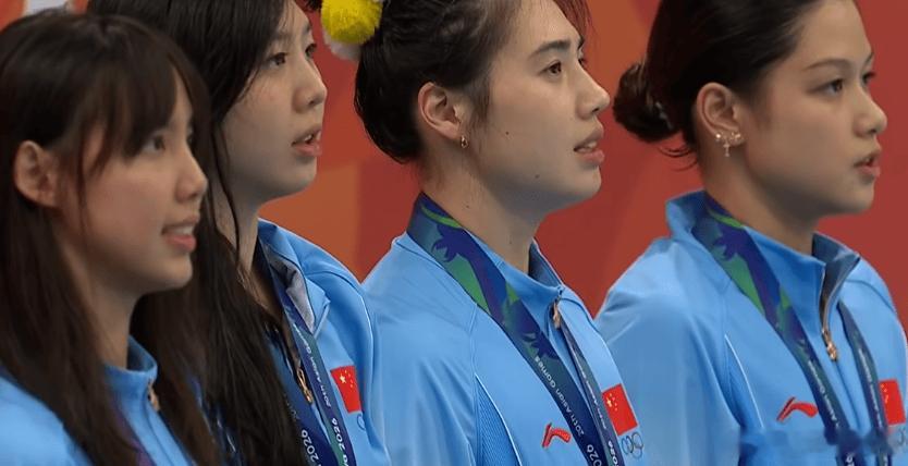 刚刚结束的亚运会女子4x100米混合泳接力决赛，彭旭玮、唐钱婷、张雨霏和余依婷出