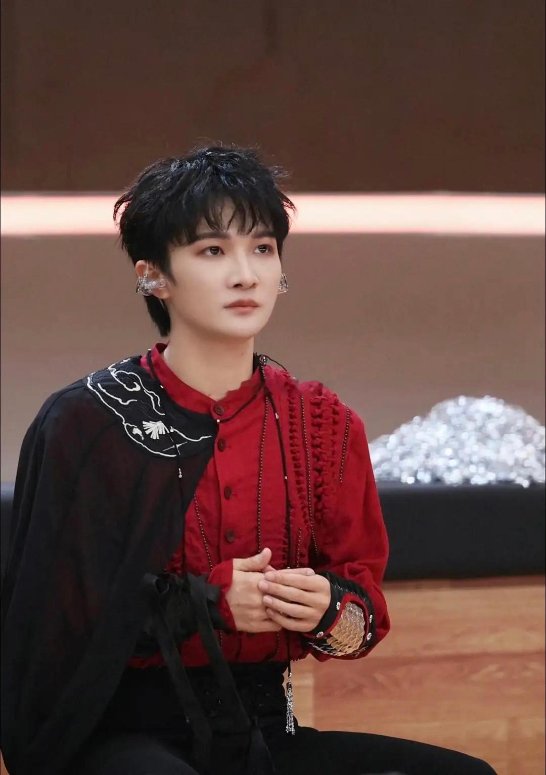 香港大埔宏福苑火灾后，捐款名单出来了，最让人意外的不是韩红捐了1000万，而是内