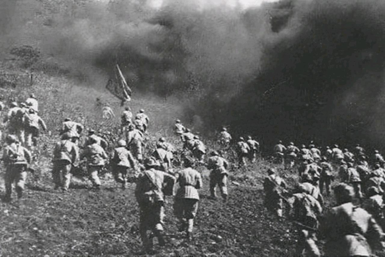 1951年华川阻击战，志愿军8连被困绝地三面是崖，一个安徽兵说我试试，然后徒手爬