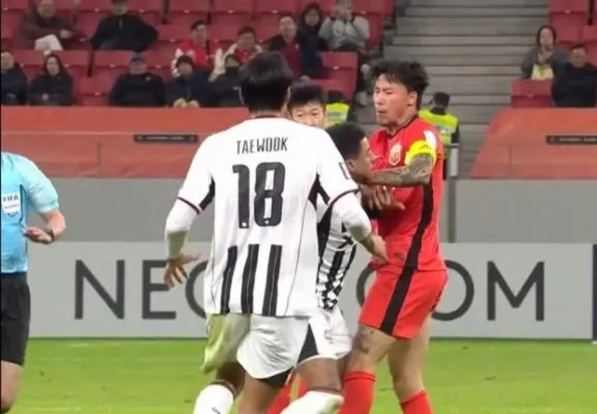 亚冠焦点战爆发大规模冲突张琳芃爆铲林加德引10人推搡，林皇2射1传率队取胜北