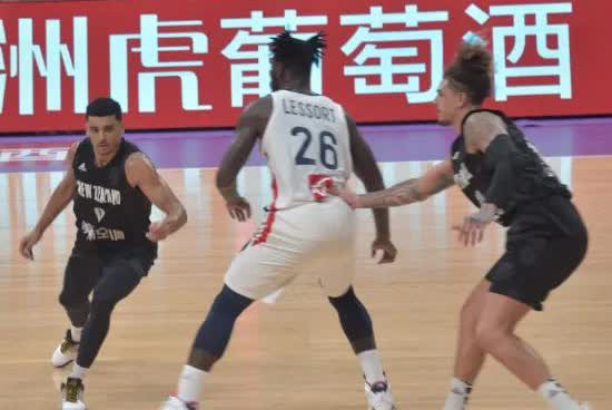 本来以为新西兰队的实力虽然在亚洲算是顶流，但也没有强到可以见谁灭谁的高度。但是今