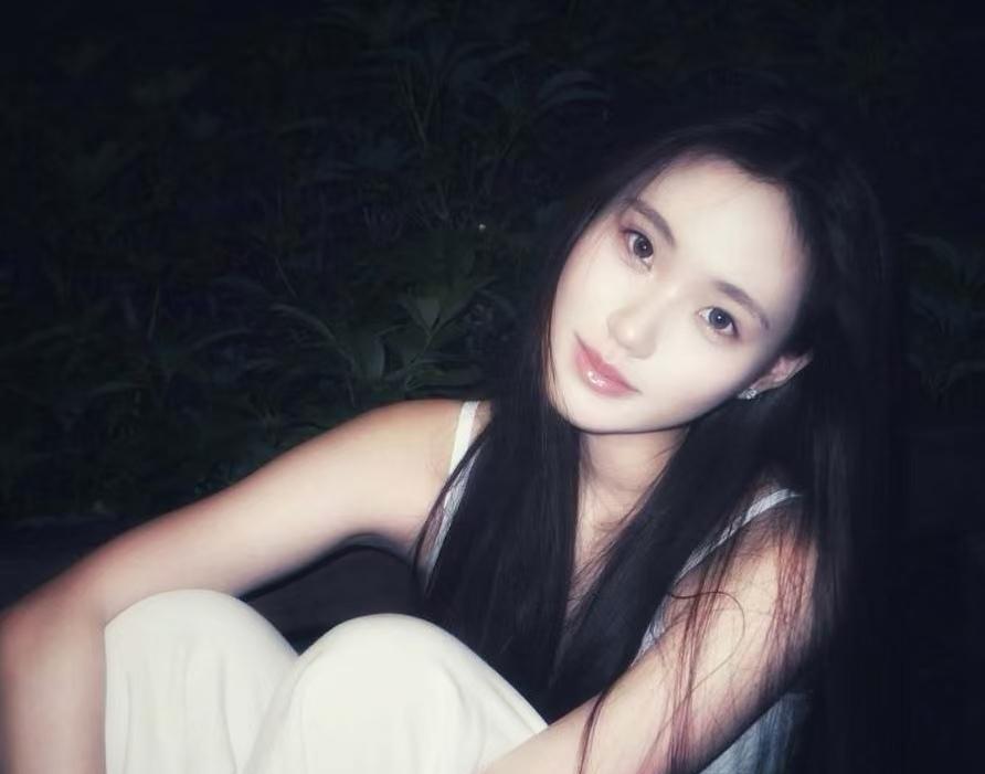 小S的二女儿Lily又被很多人骂上了热搜，这次居然是因为她的姨妈大S。大S离开