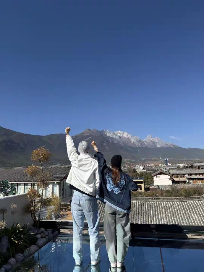 刘雨辰黄雅琼云南度蜜月，俊男靓​​​