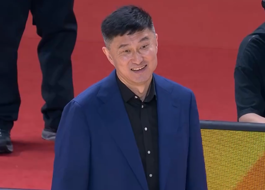 杜锋爱将加盟广州队，广东队亏大了！上赛季，广东队为了争夺CBA总冠军，可以说，