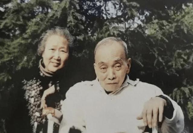 1949年3月，范纪曼被捕，狱中他拒不承认自己的身份。毛人凤下令，死刑。临刑前一
