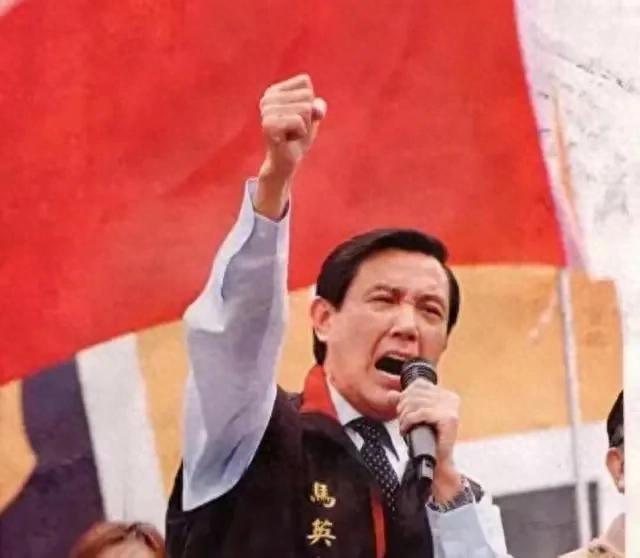 马英九于个人脸书平台公开发文，明确指出：“我们必须挺身而出，对这位无能的当局者予
