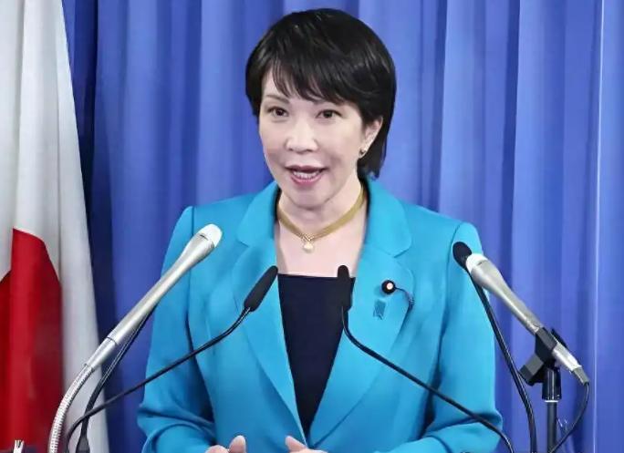 7月3日，刚结束印度之行的日本首相高市早苗，其专机过境申请竟然获得了中方批准。消