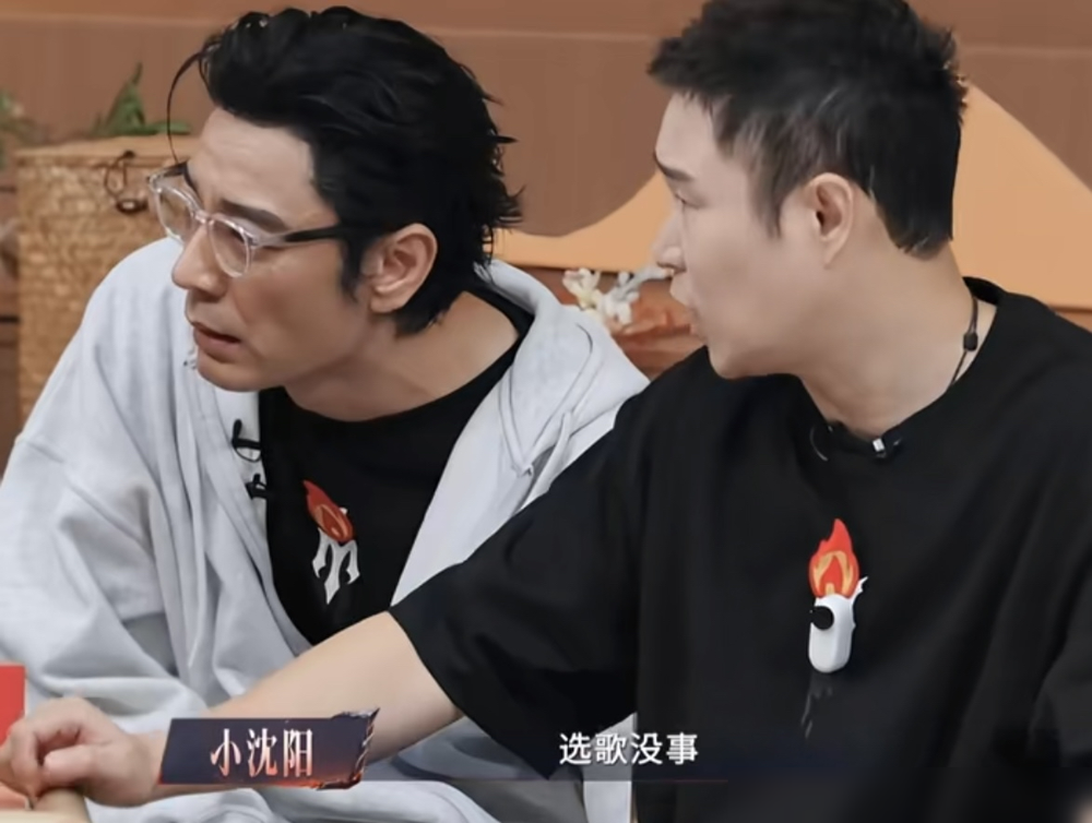 真没想到，四个加起来一百多岁的中年男人，硬是把内卷综艺玩成了职场教科书。《披荆斩棘》里小沈阳当队长，