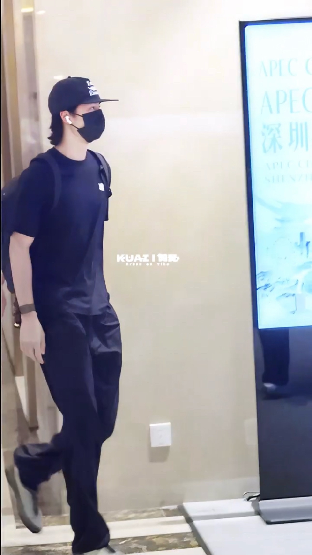 王一博完全型男来的。。。好攻好帅