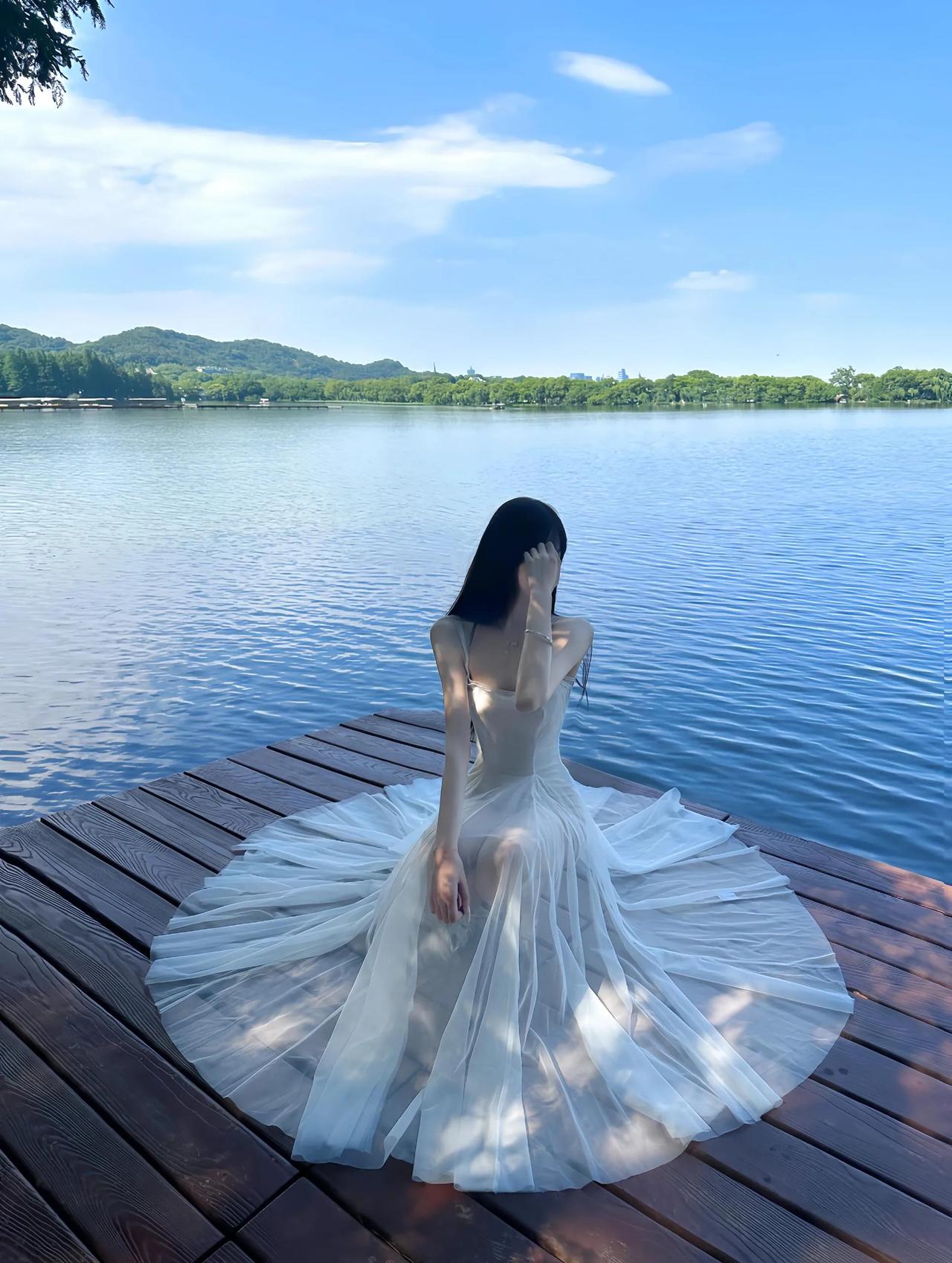 湖畔轻纱