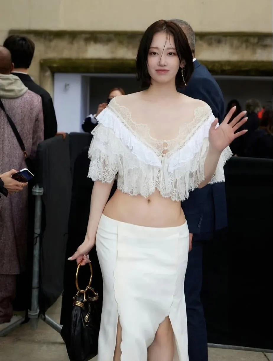 这身材，可以算是天花板了吧？