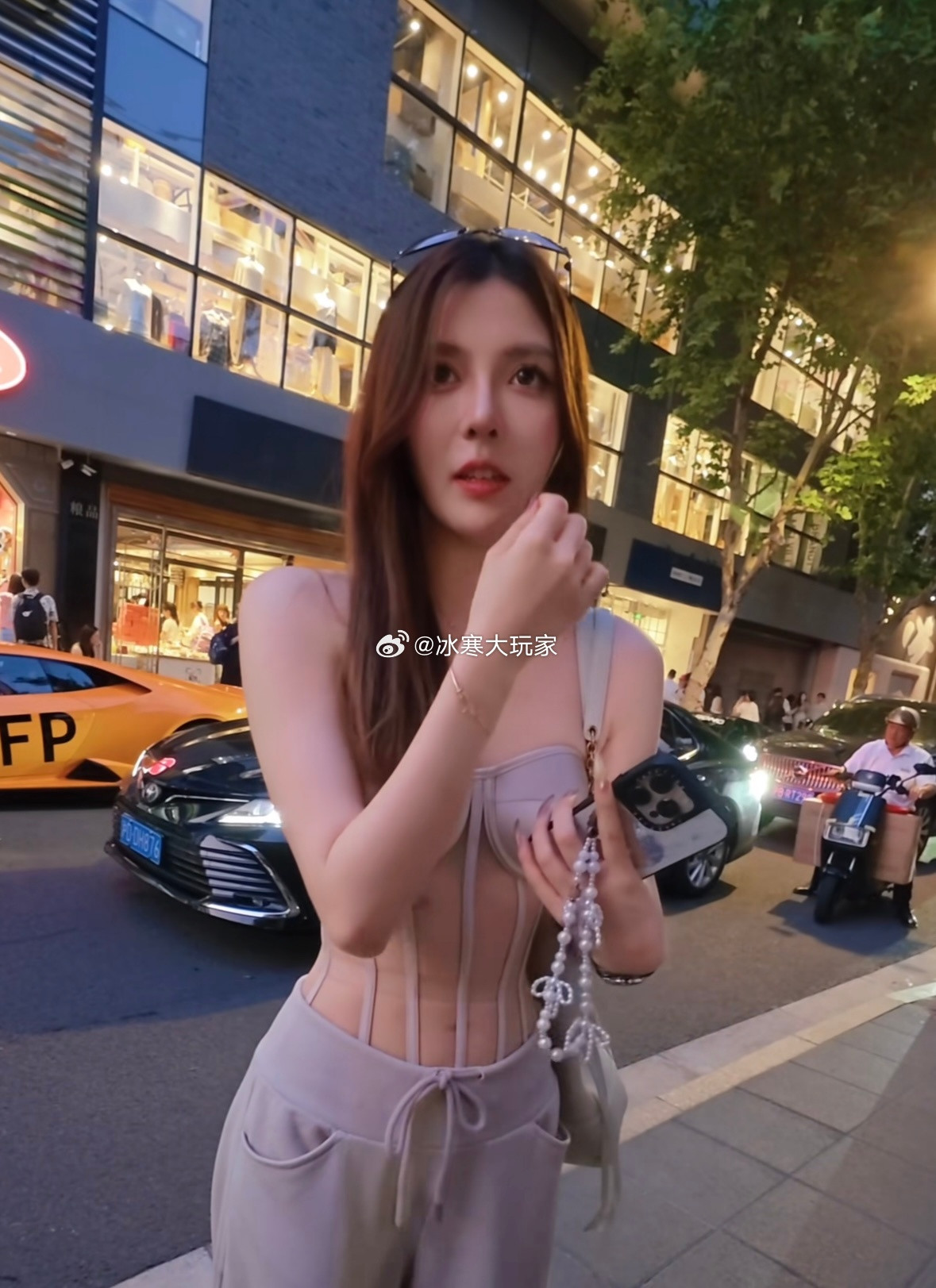 女孩子的穿衣自由。​​​
