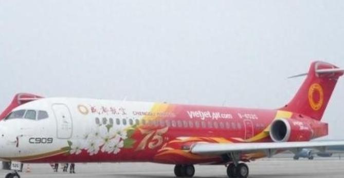 咱家的C909，在越南飞了半年，租期一到，人家没续，飞机就这么飞回来了，很多人