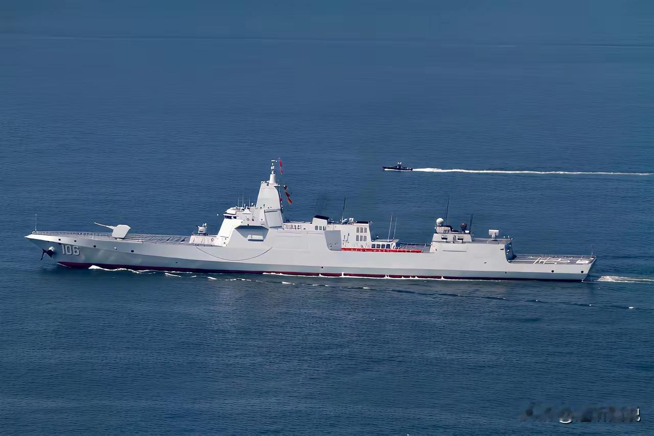 一艘福建舰+一艘076电磁弹射两栖攻击舰+4艘055万吨大驱。这六艘军舰组成的特