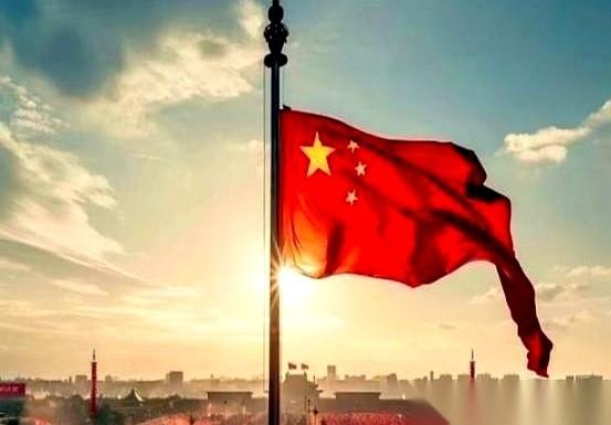 朝鲜一个军事专家，扔出来一句话，把整桌人都给干沉默了。他说，中美真掰手腕，中国