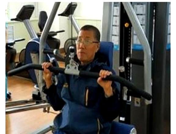 2000年，哈尔滨一位20岁小伙子因车祸离世，他的心脏被移植给了一位57岁大叔杨