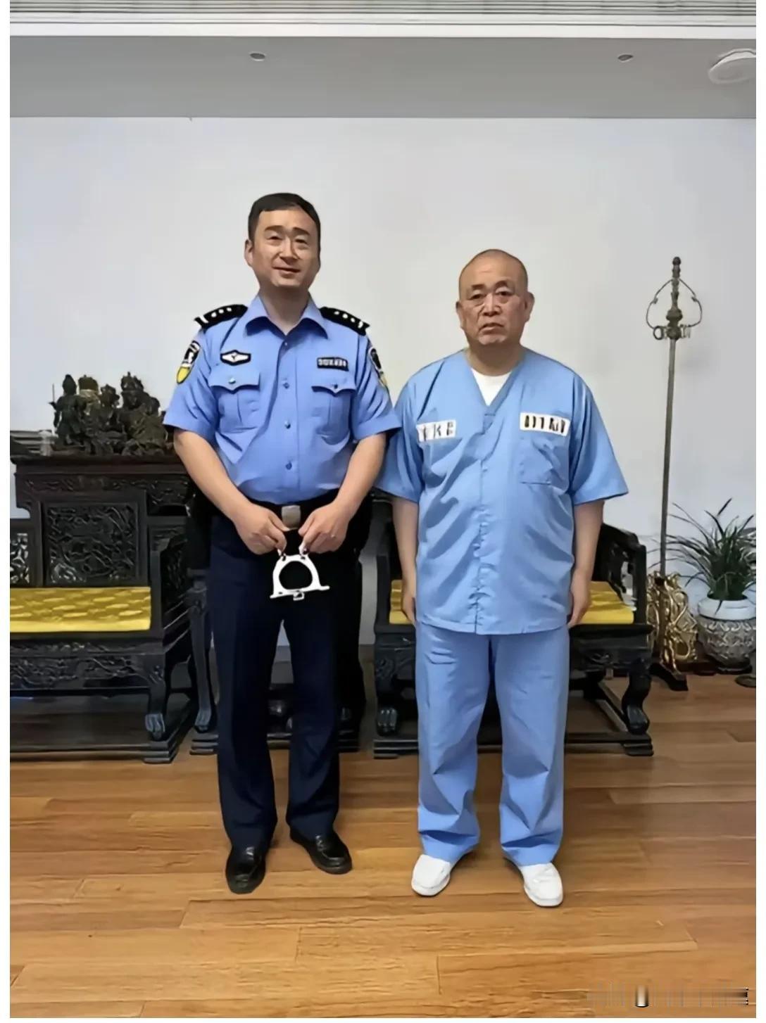 释永信变刘应成，这样看顺眼多了你说为什么这么胖，少林寺不要挑水，不要练武打坐吗