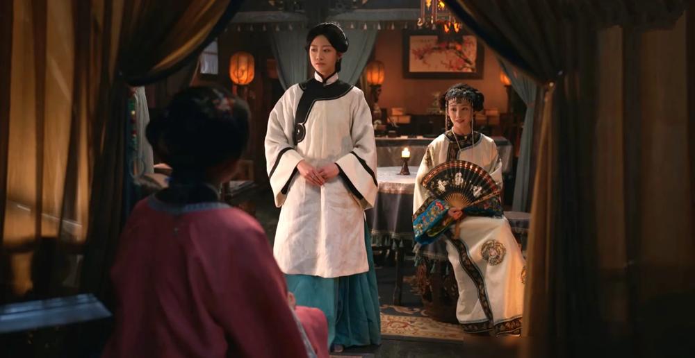 白依梅最后的出场，看起来好高傲，她是《大生意人》中活得最完整的女人。李成死后