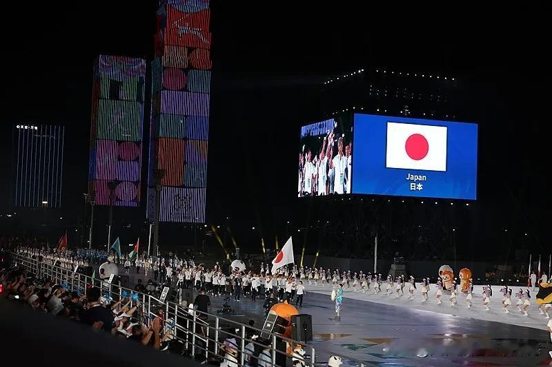 你觉得日本开幕式阴间吗说实话，我昨天压根就没收看名古屋亚运会开幕式，因为我不感兴
