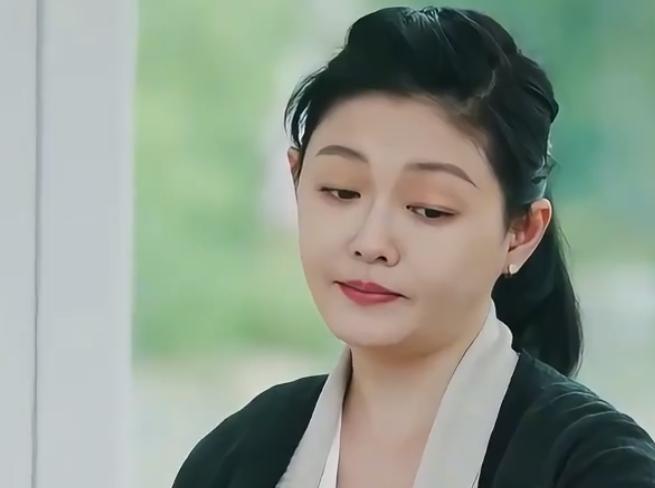 大s妈黄春梅身上，体现了什么叫“人性是自私的”！大s已经去世大半年了，表面上