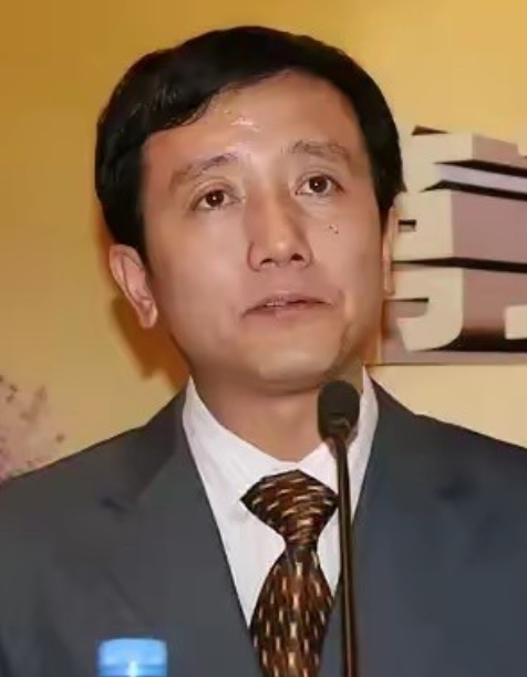 报应来了，我预感姓杨的没前途了2025年7月9日上午，武汉大学法学1996届