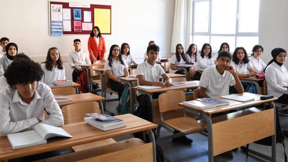 土耳其新版中学教材马上就要投入课堂，课本里一张地图直接把我国新疆、西藏、青海、甘