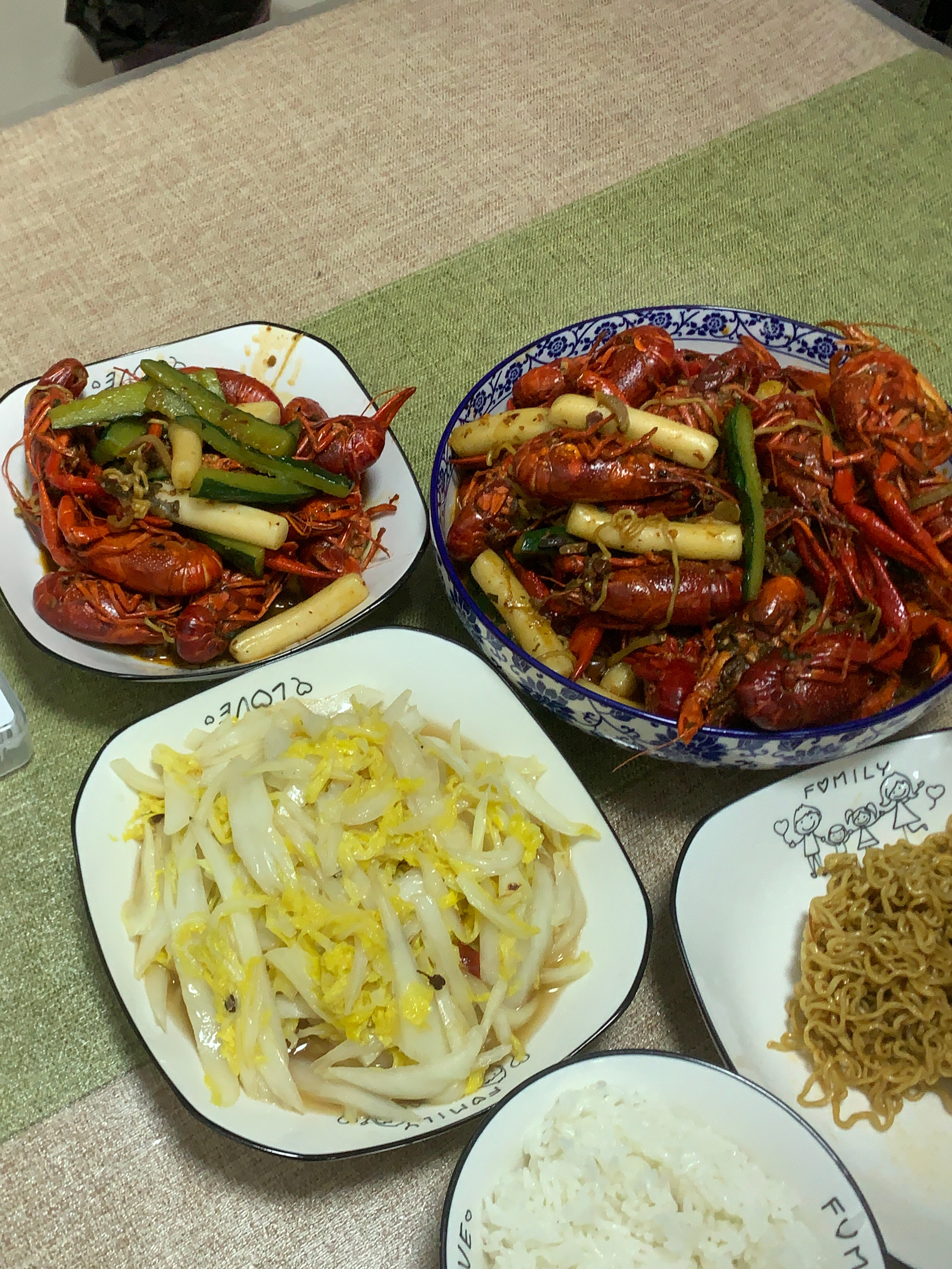 夏天第一顿龙虾🦞