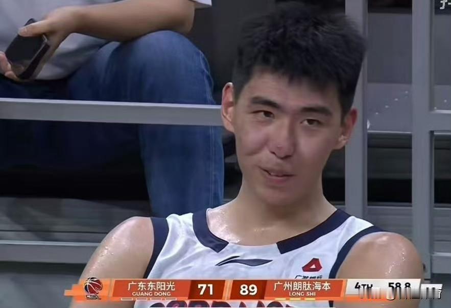 徐昕真有那么难以针对吗？是杜锋想不出来，还是因为想打压徐杰呢？因为广东队内，