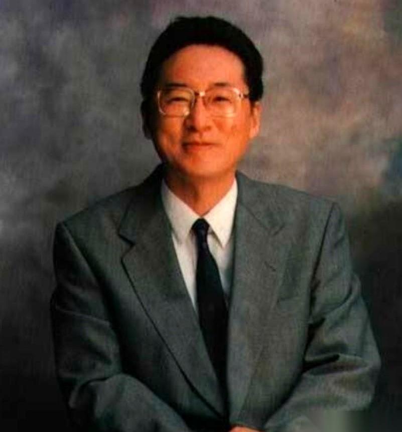 有人把“利益”这两个字拆开给我看。一个“利”字，左边是禾苗，右边是刀。意思是，