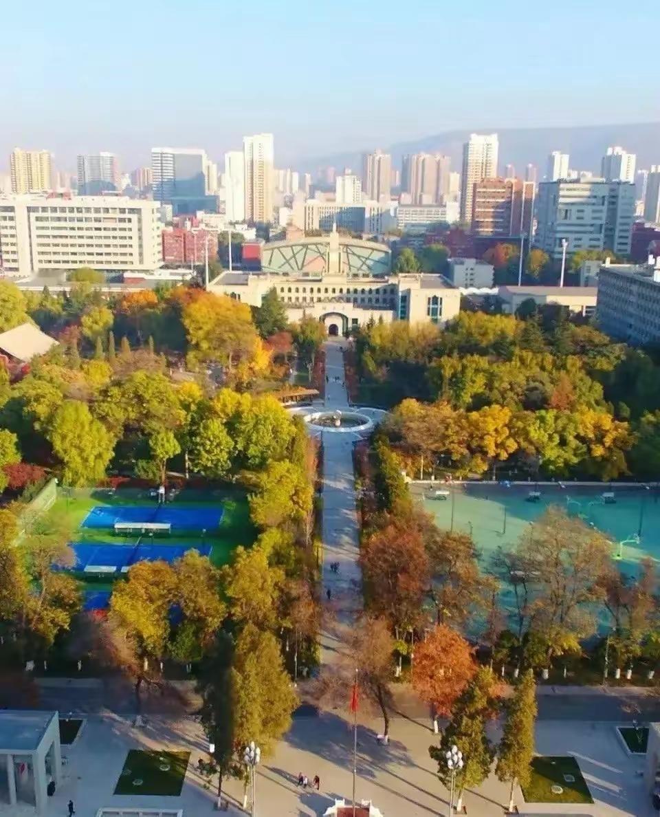 被迷惑了10年的兰州大学，最近终于醒悟了：放弃老校区，放弃青白石，放弃兰州新区，