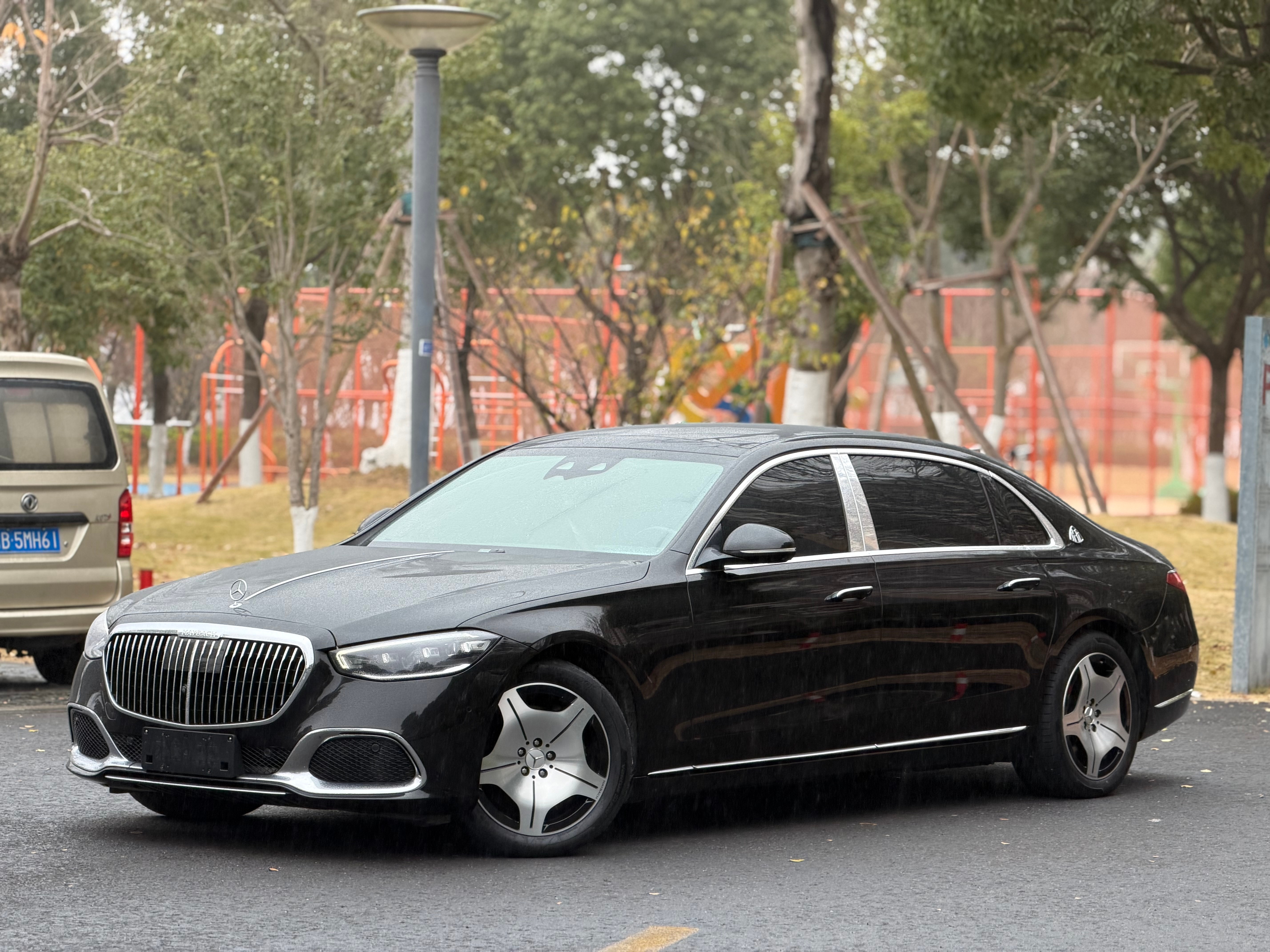 2023年11月的迈巴赫S480，前几天还算只有两年车龄，现在是3年车龄了