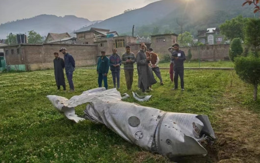 百架印军无人机凌晨越境，铺天盖地摔下来：巴铁歼10都要笑出声了